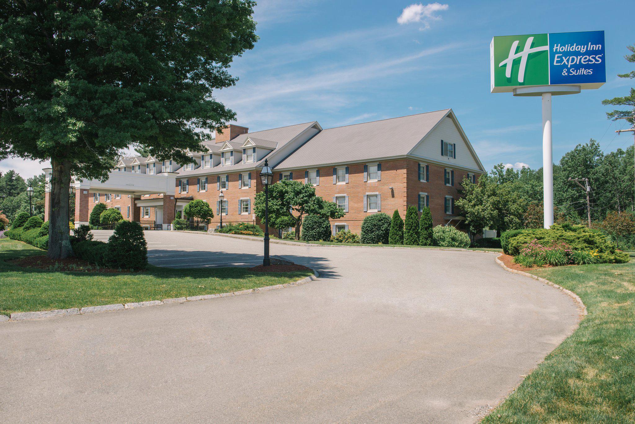 Holiday Inn Express & Suites Merrimack Photo