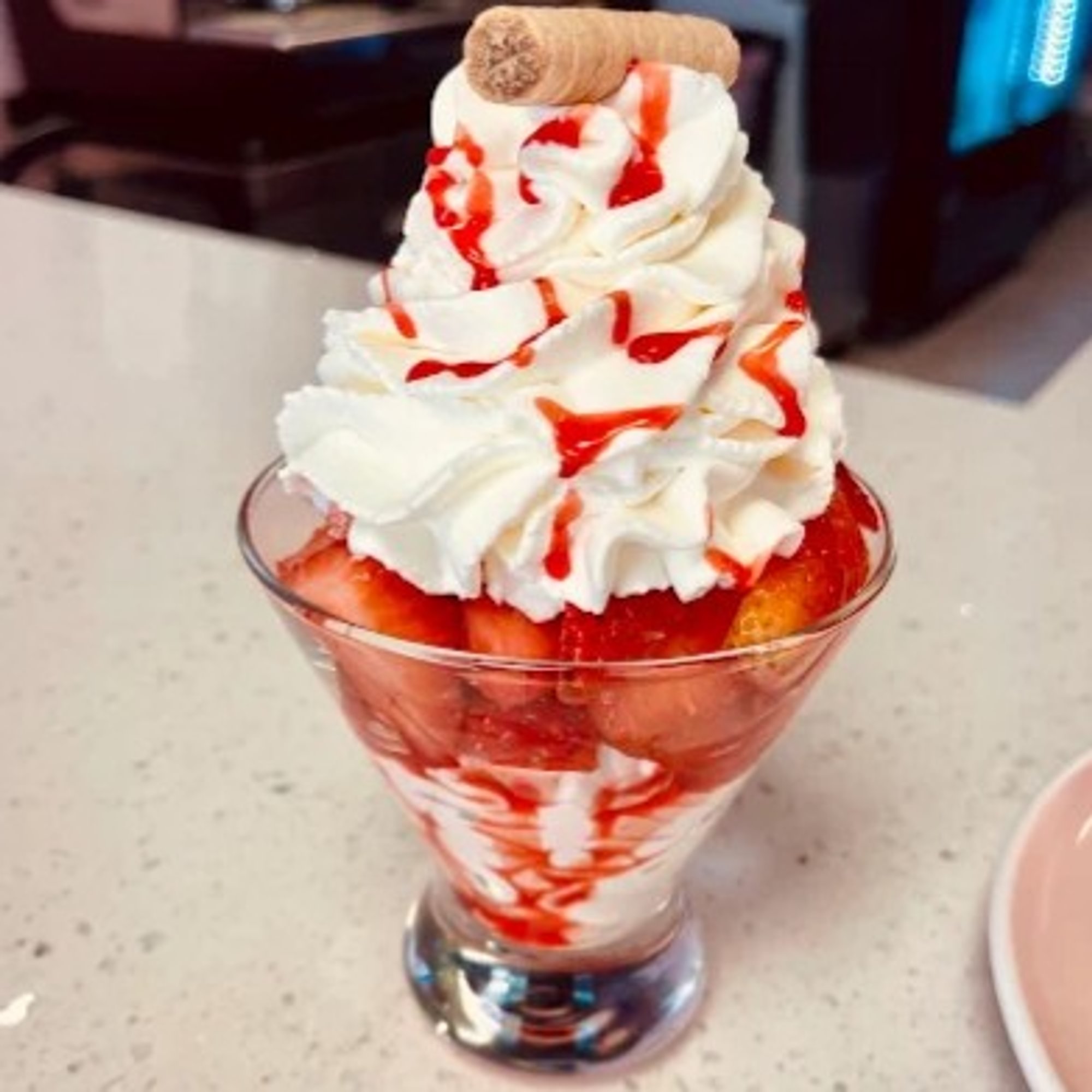 Strawberry W/Cream 8 oz