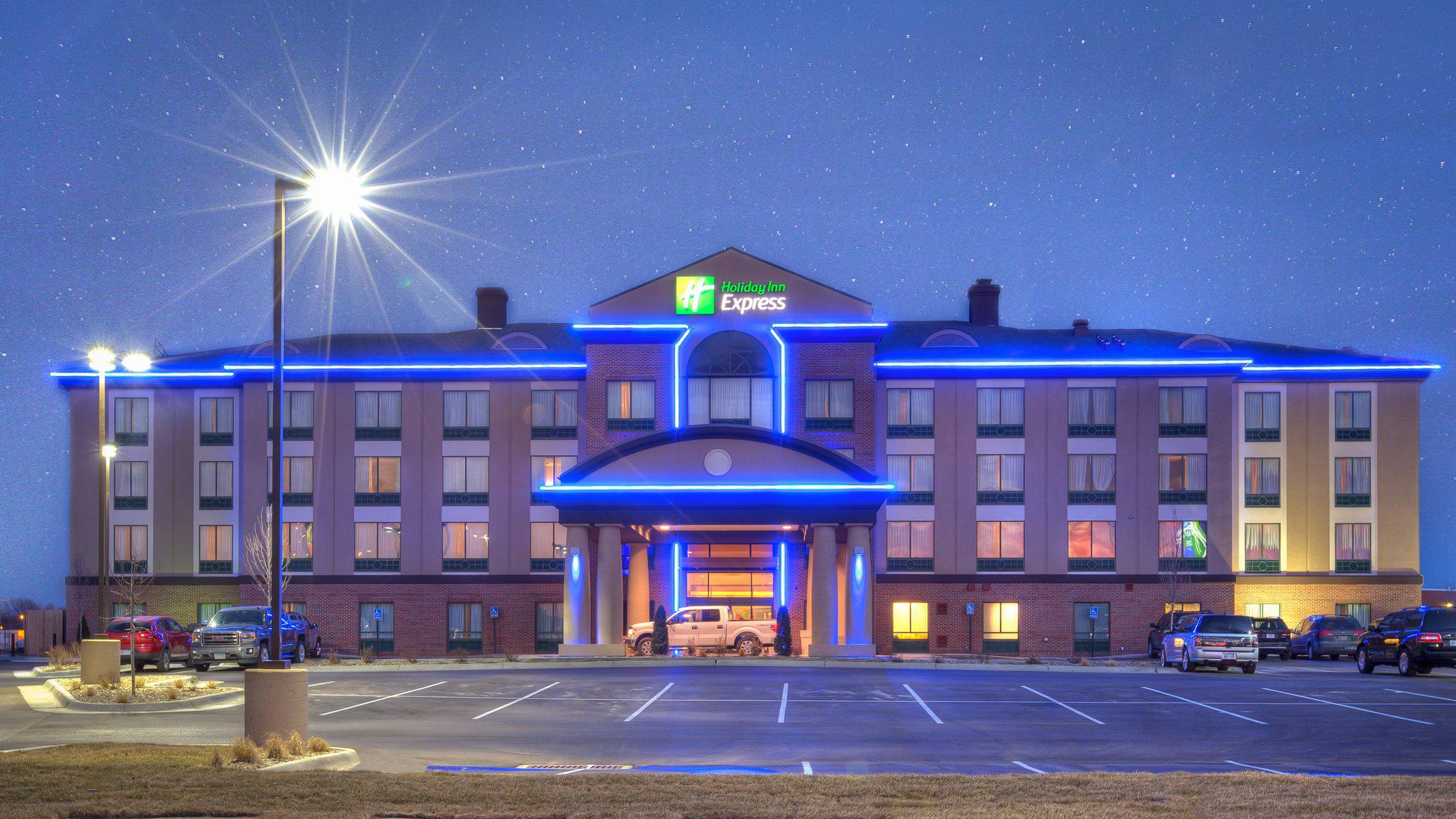 Holiday Inn Express Wichita South Photo