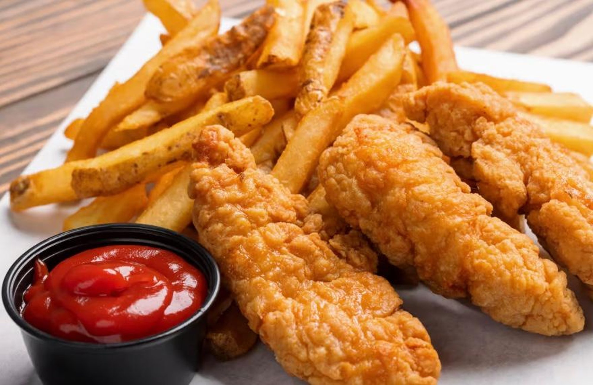 CHICKEN TENDERS & FRENCH FRIES