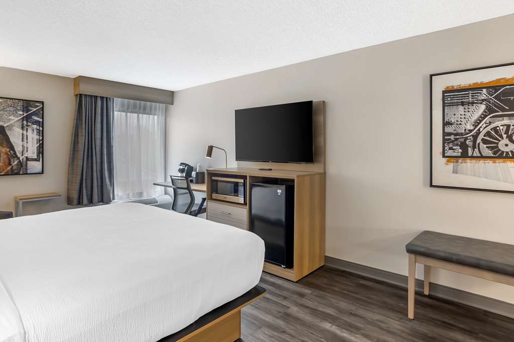 Best Western Plus Heritage Rail Inn & Suites Image