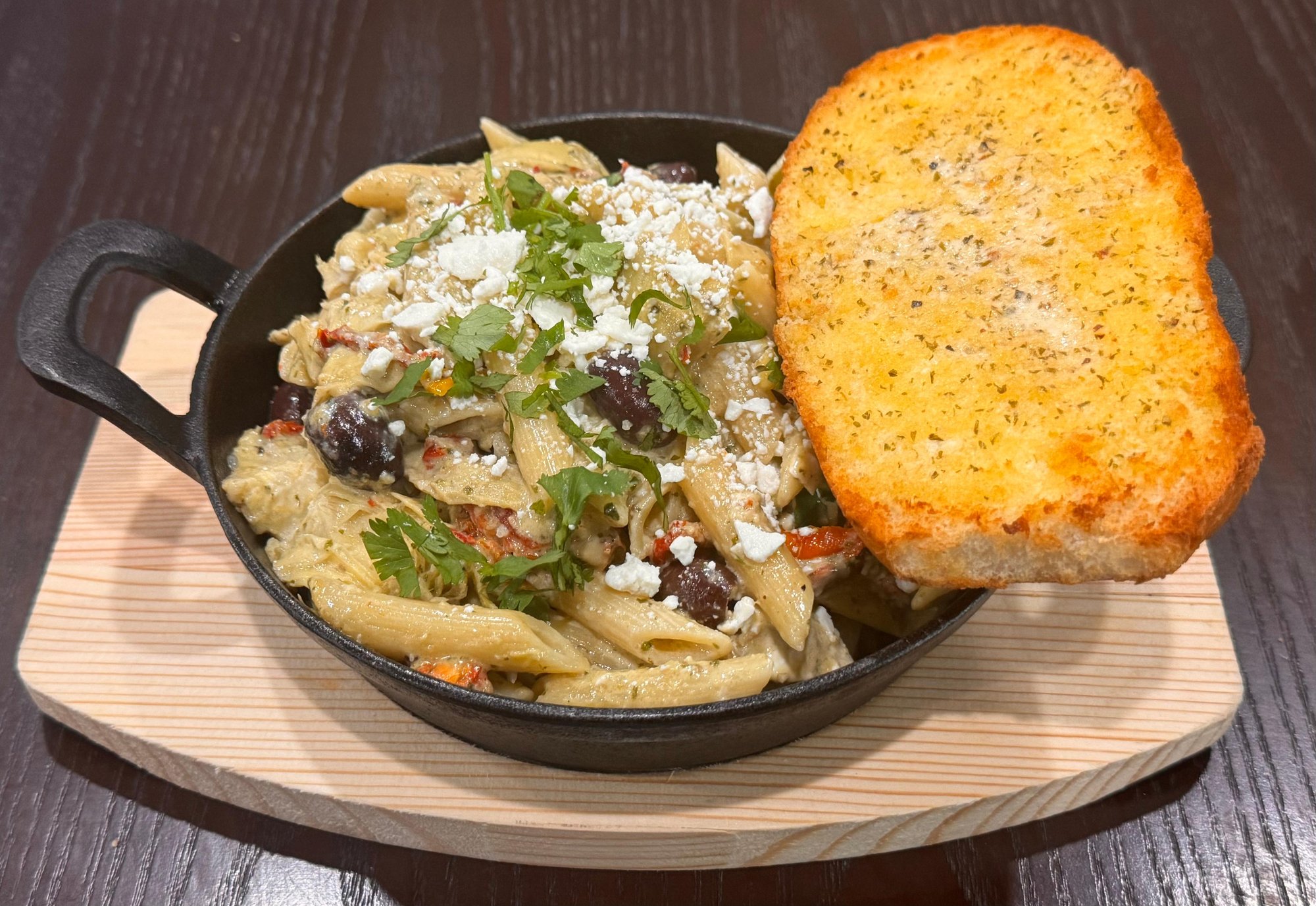 MEDITERRANEAN PENNE AL PESTO