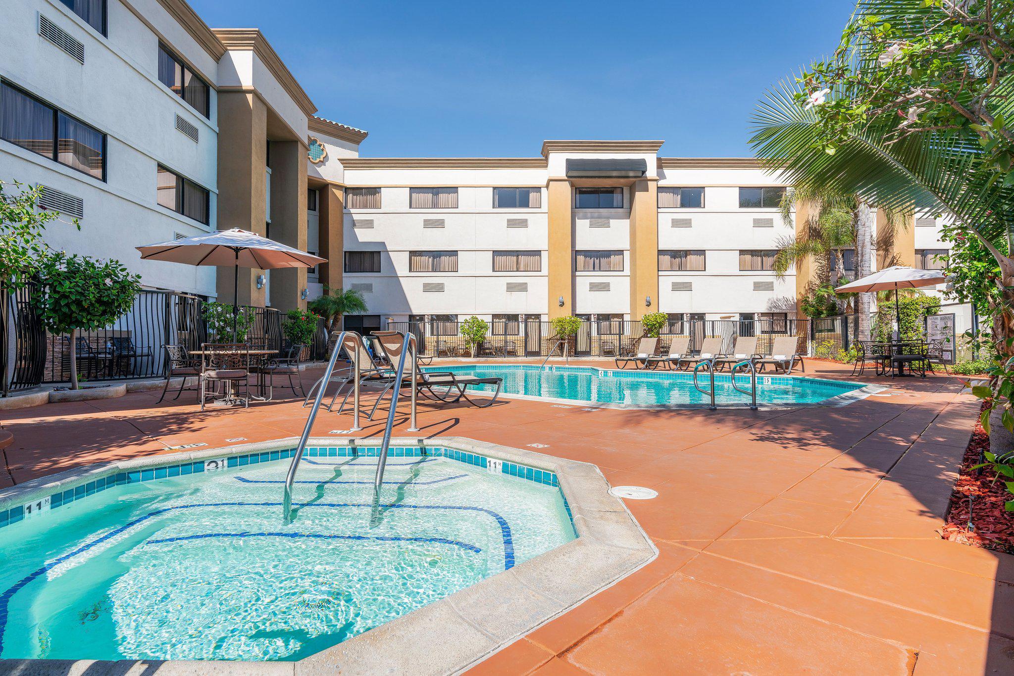 Holiday Inn Santa ANA-Orange Co. Arpt Photo