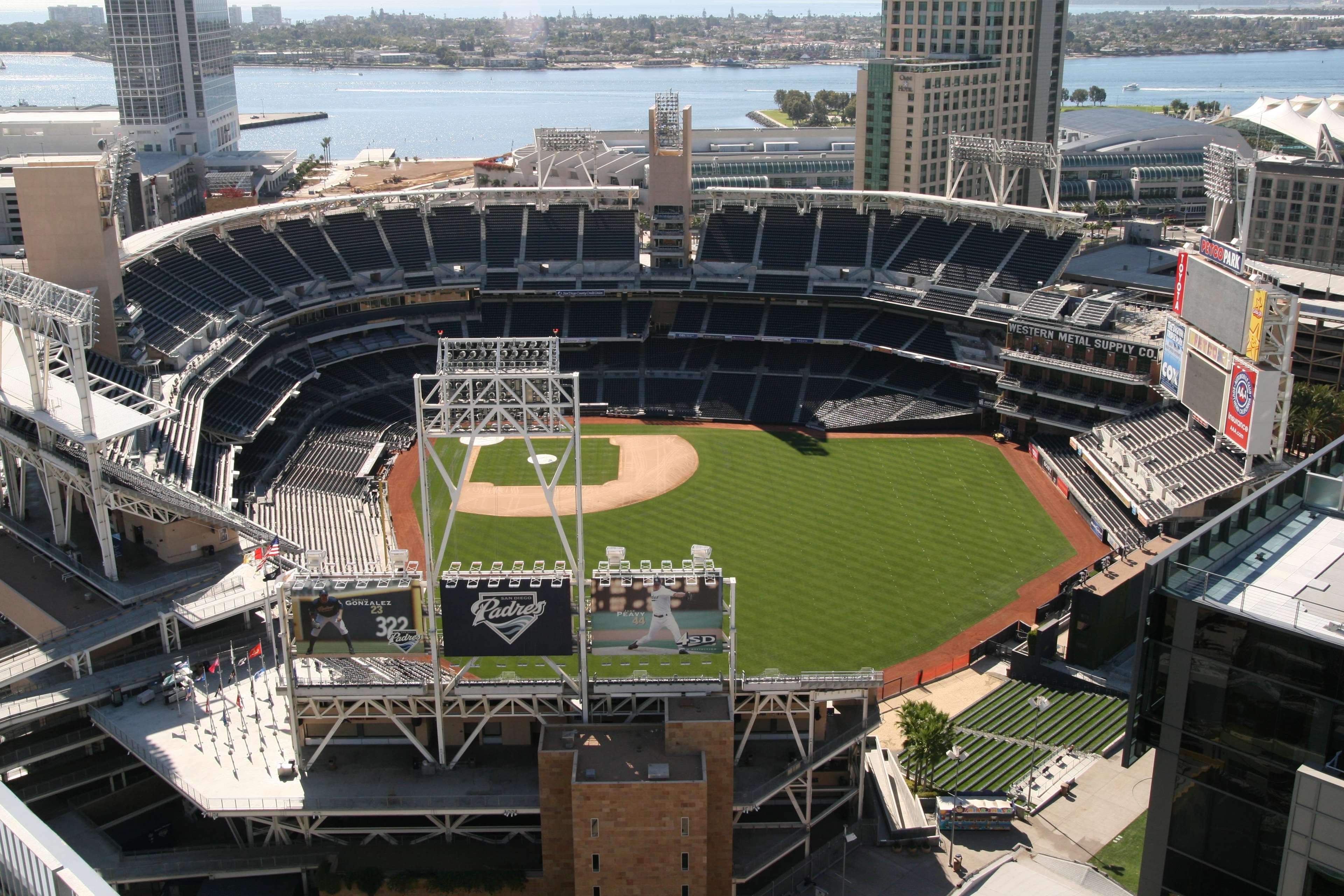 Hampton Inn San Diego-Downtown Photo