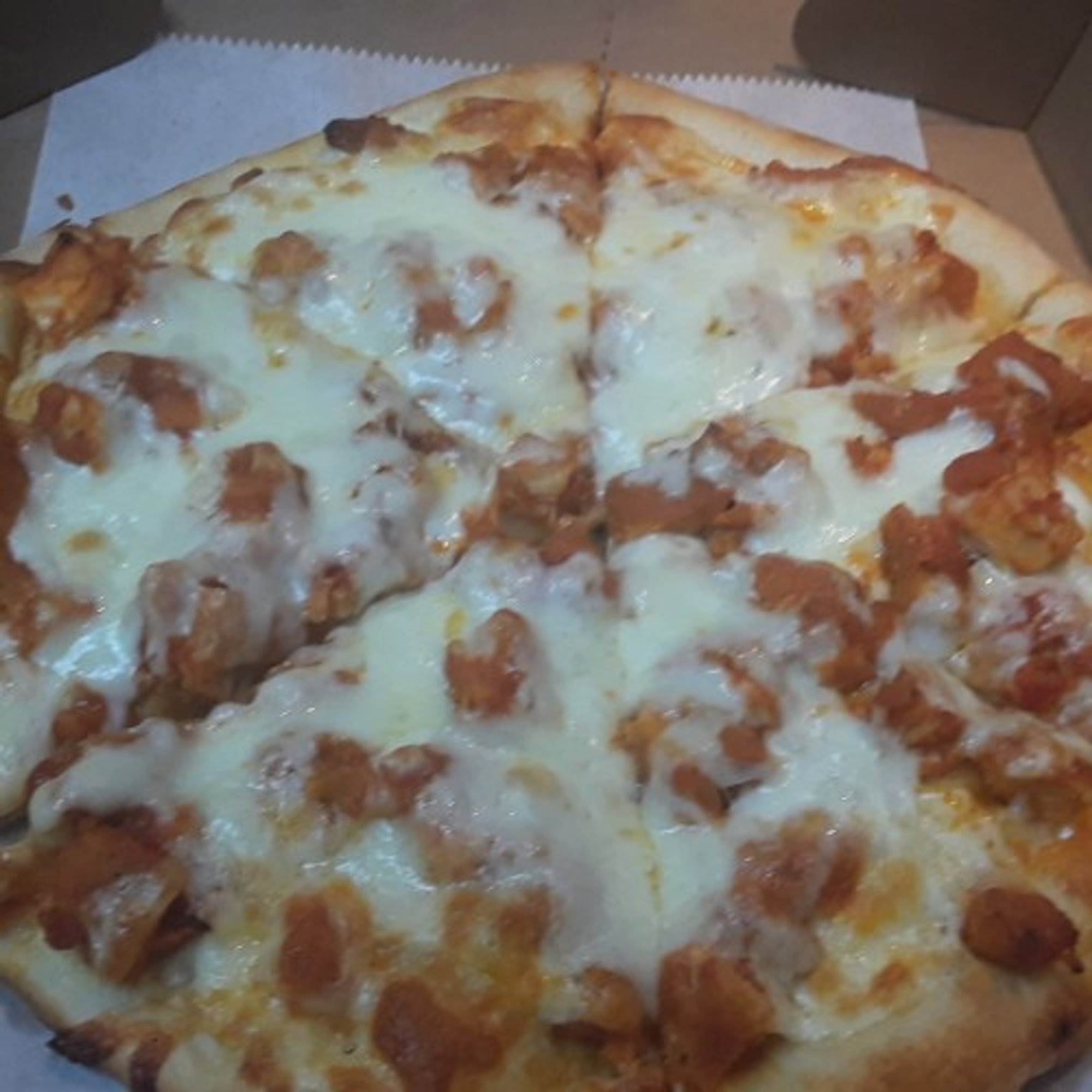 16" Medium Buffalo Chicken Pizza