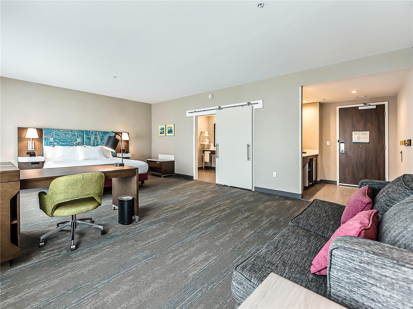 Hampton Inn & Suites Howell Image