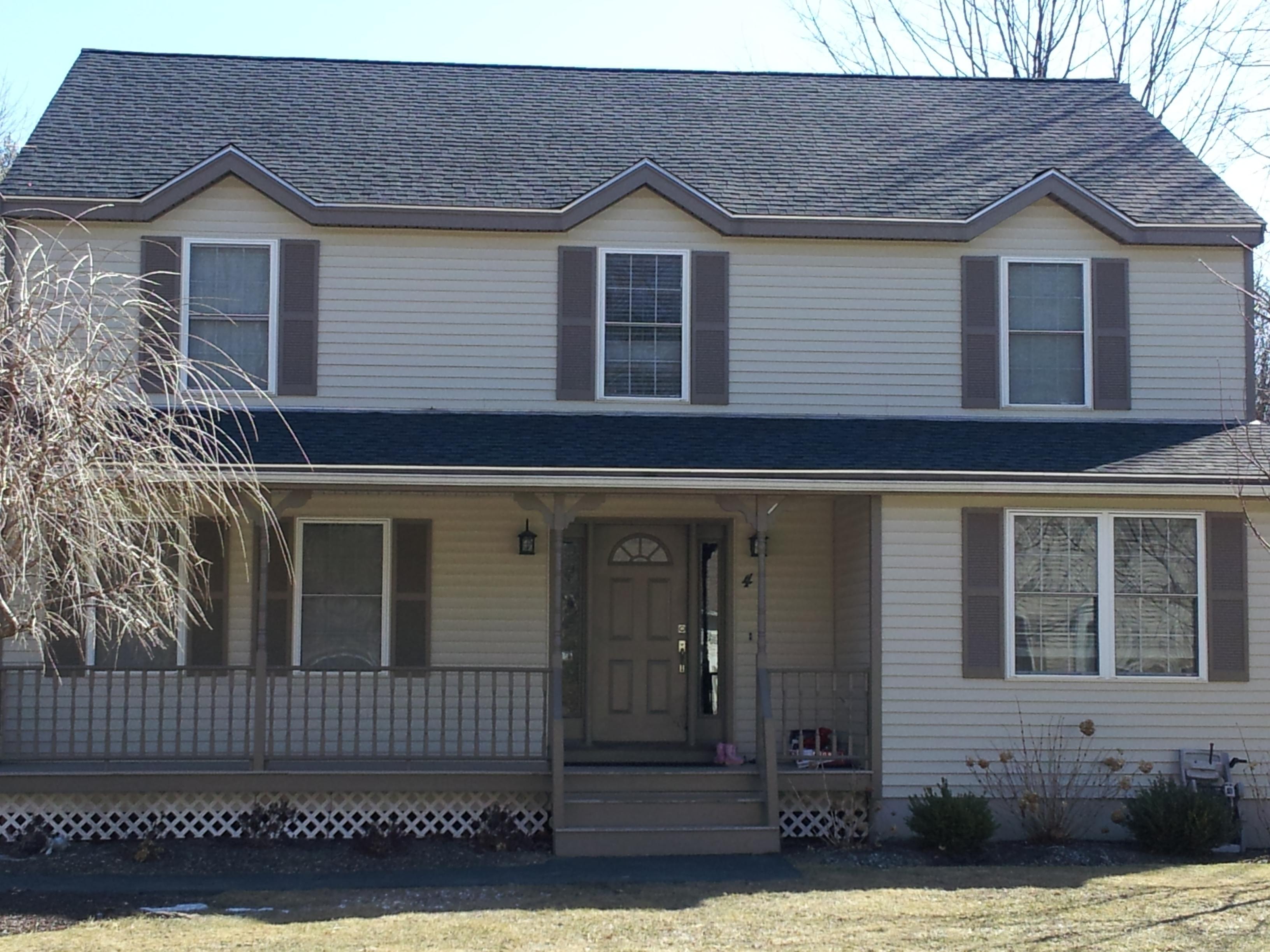 For this home, we used GAF Timberline Lifetime Architectural Shingles to provide this classic look.