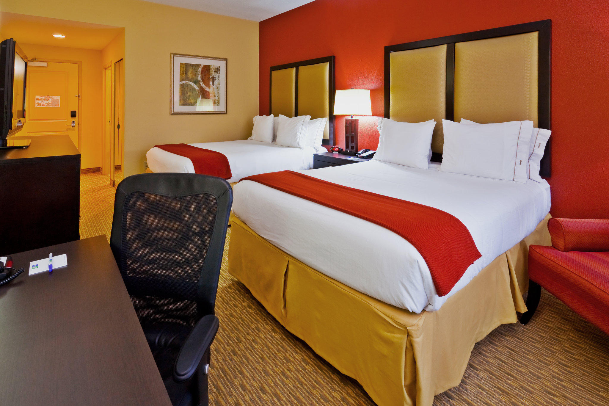 Holiday Inn Express & Suites Nashville-Opryland Photo