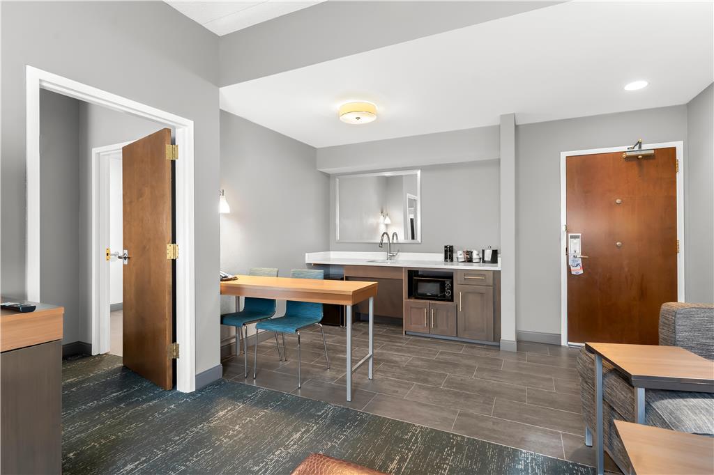 Hampton Inn & Suites Newtown Image