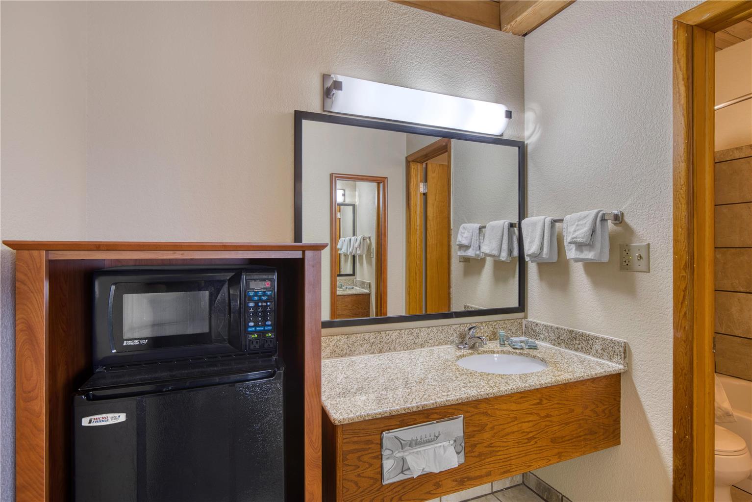 Best Western Plains Motel Image