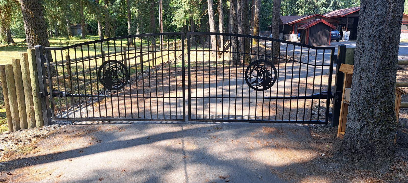 PNW Gate and Fence Image