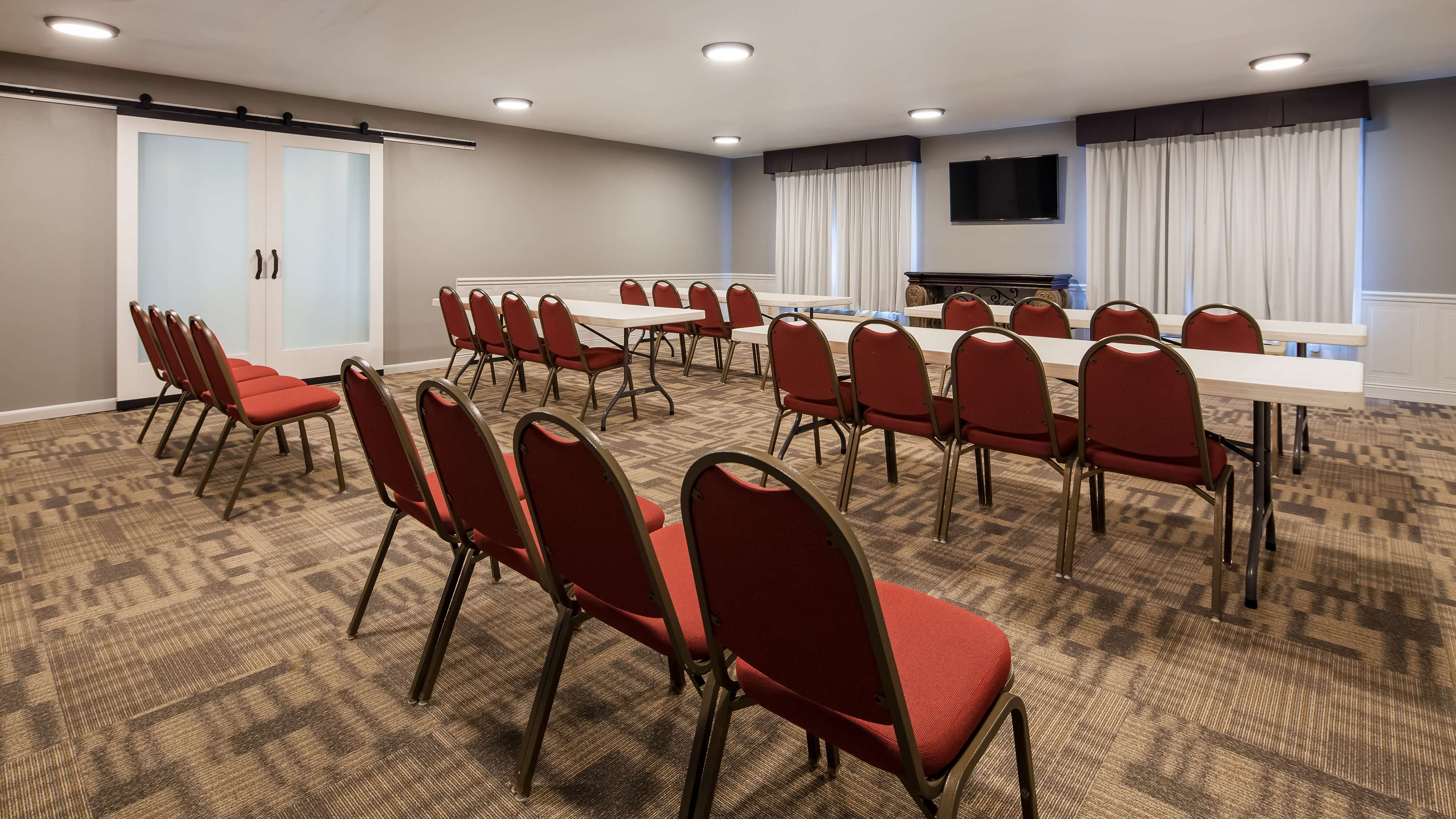 SureStay Plus Hotel by Best Western Evansville Photo