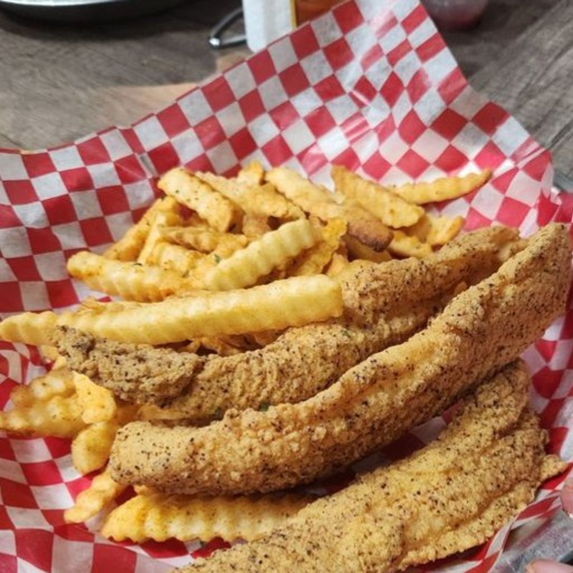 Fish (3) & Chips Combo *LUNCH*