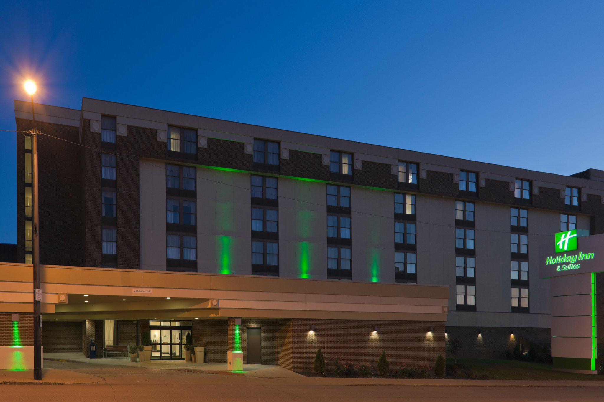 Holiday Inn & Suites Mansfield-Conference Ctr Photo