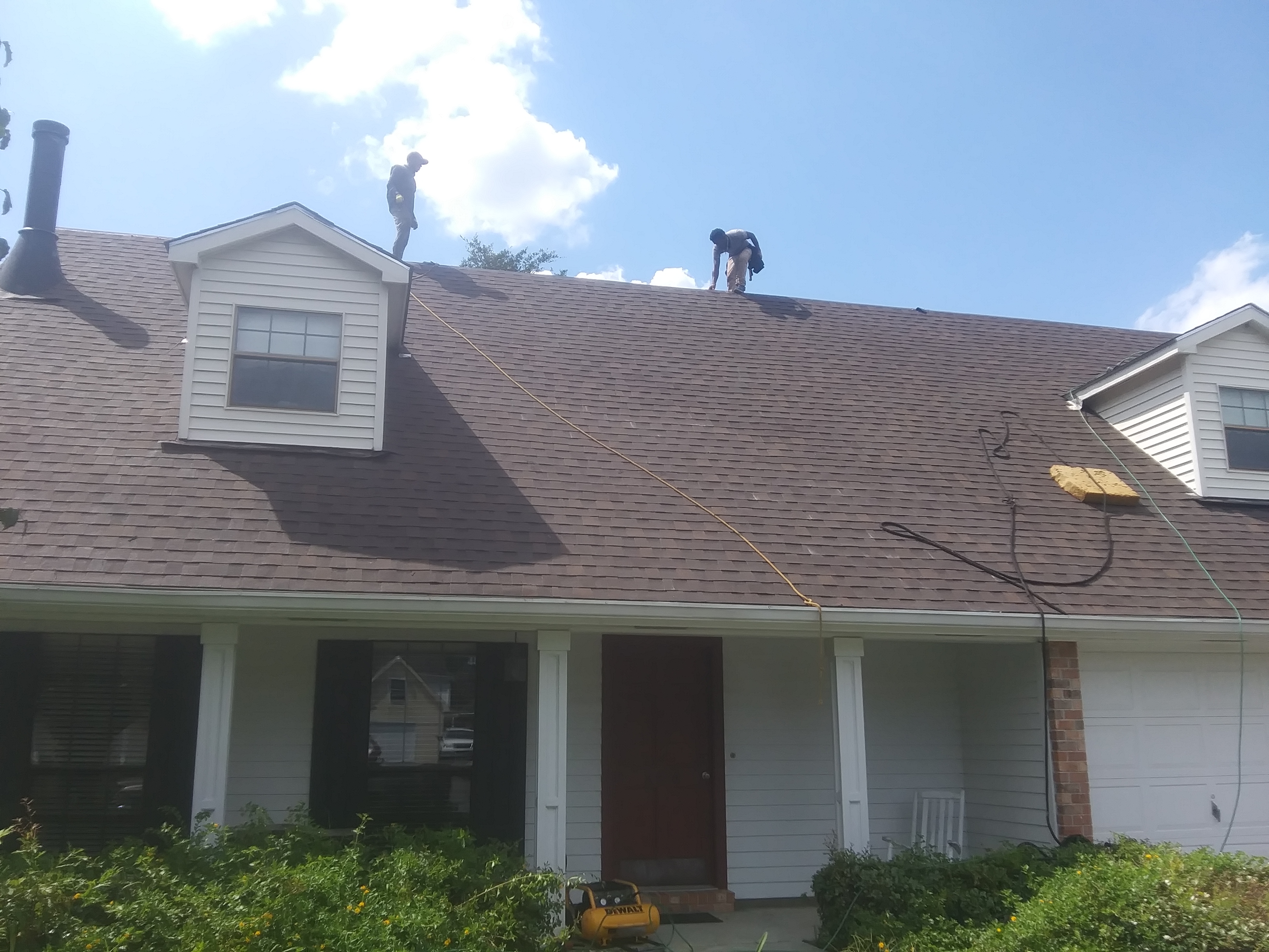 Discount Roofing & Construction Photo