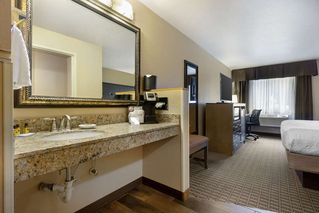 Best Western Plus Yakima Hotel Image