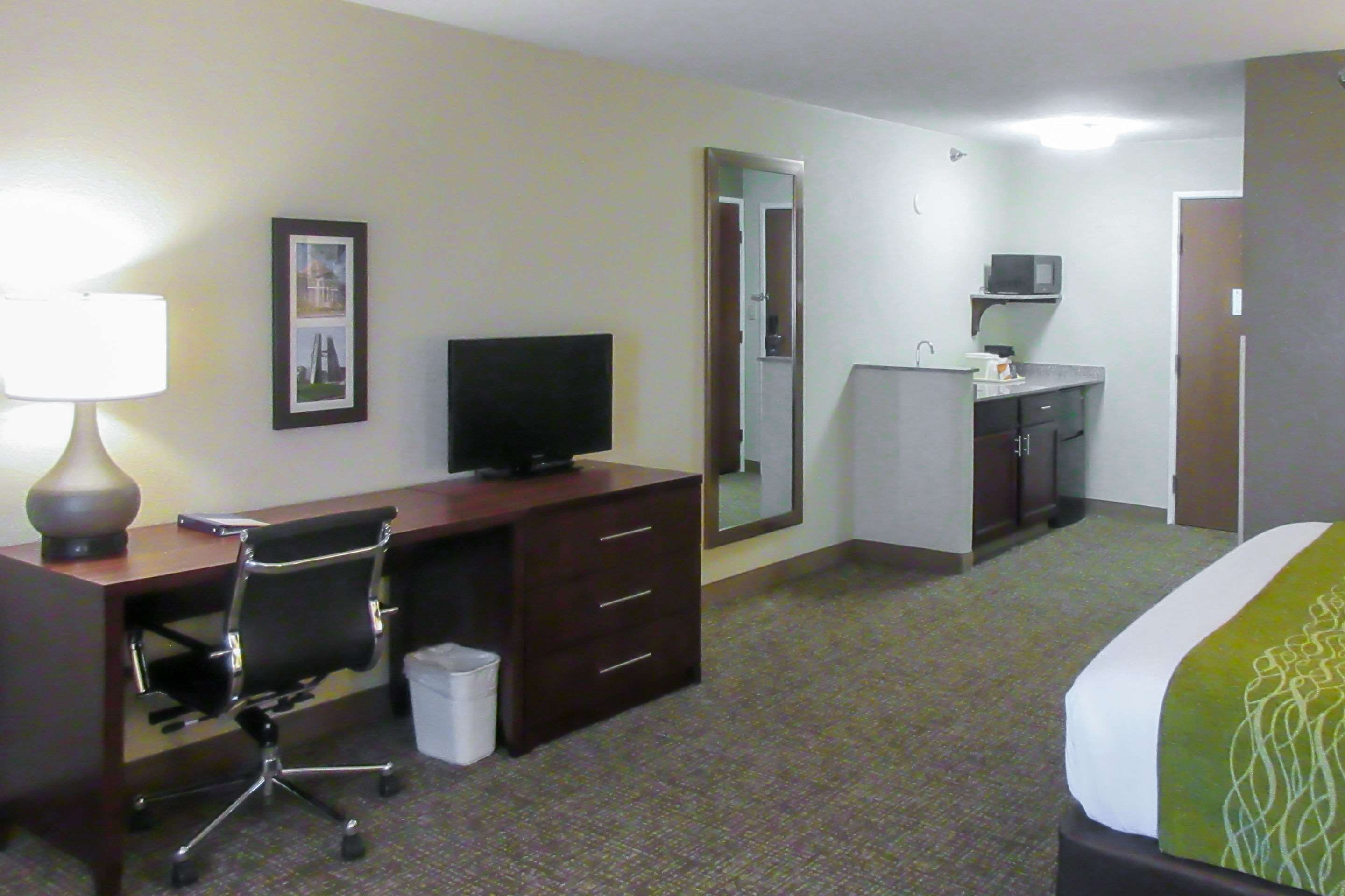 Comfort Inn & Suites Pueblo Photo