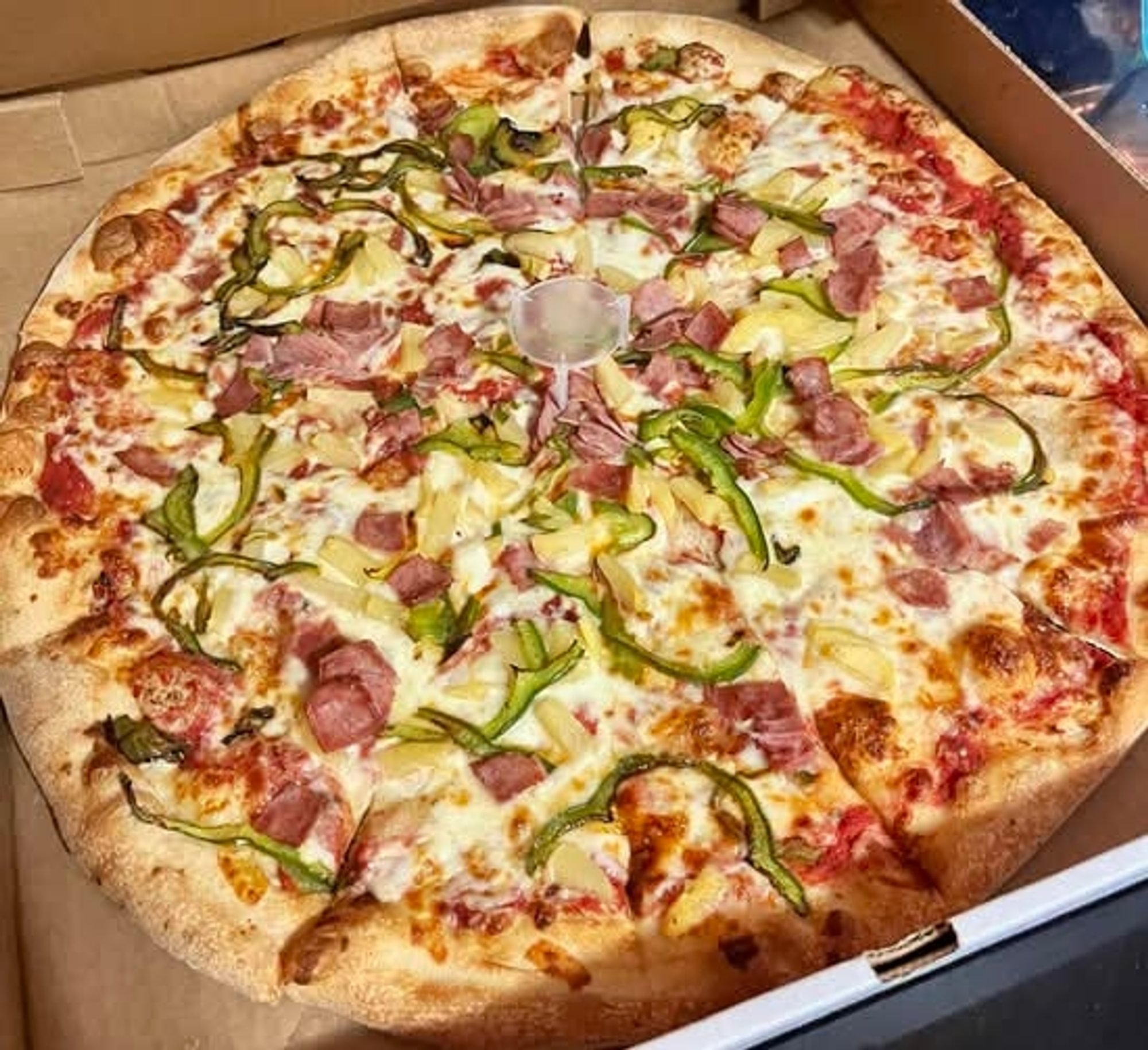 Hawaiian Pizza 18"
