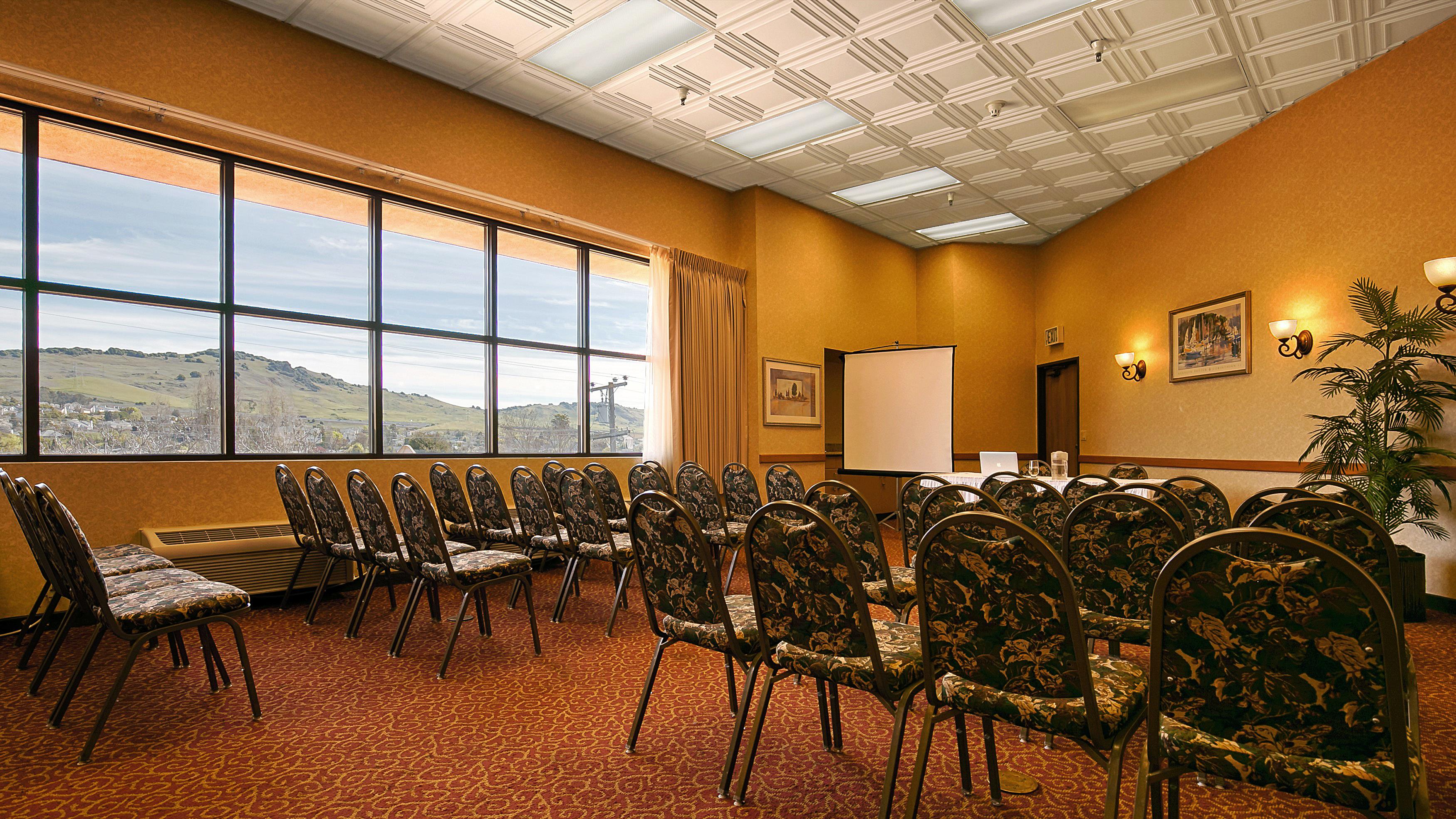 Best Western Inn & Suites At Discovery Kingdom Image