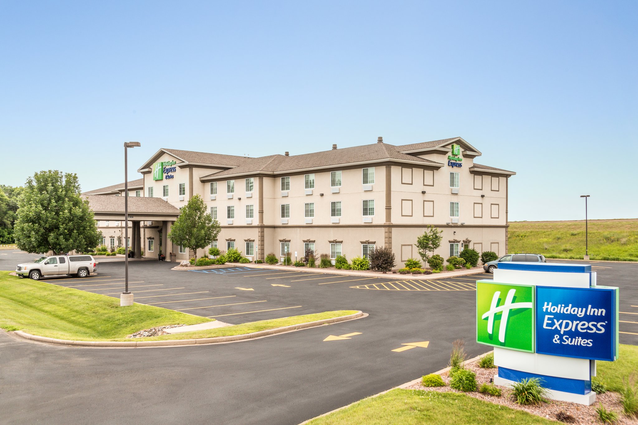 Holiday Inn Express & Suites Eau Claire North by IHG Image