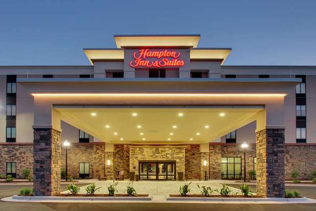 Images Hampton Inn & Suites Southport