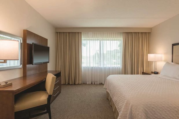 Images Embassy Suites by Hilton Milwaukee Brookfield