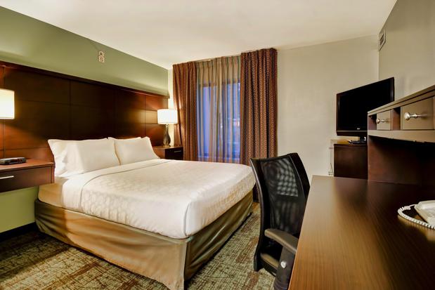Images Staybridge Suites Middleton/Madison-West by IHG