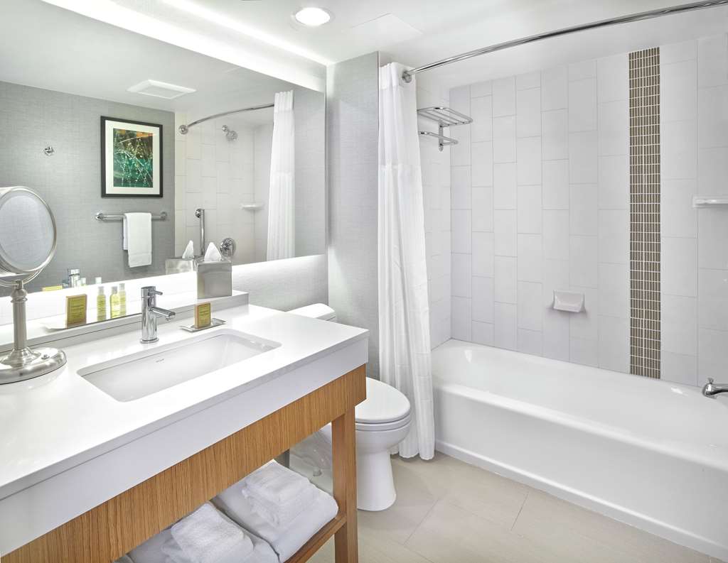 Images DoubleTree by Hilton Edmonton Downtown