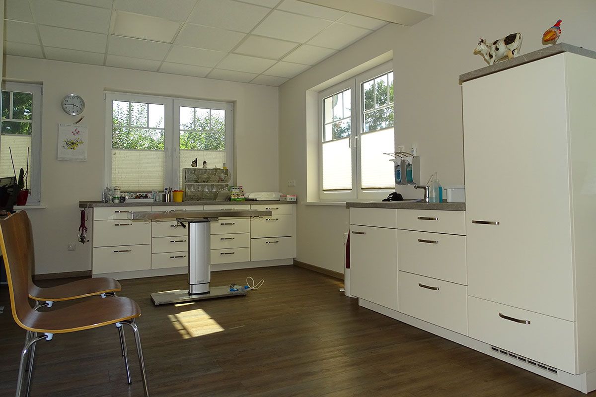 Dr. Anja Schubert-Schoppmeyer Tierarztpraxis, Clara-Zetkin-Str. 22 B in Bad Doberan