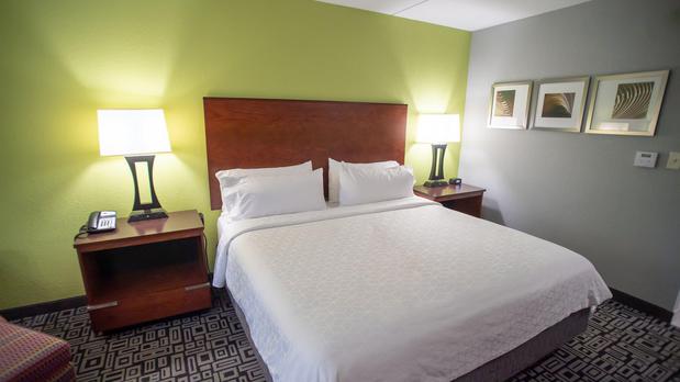 Images Holiday Inn Express Hickory-Hickory Mart by IHG