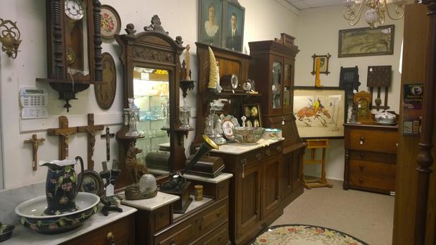 Images Magnolia House Antique Village