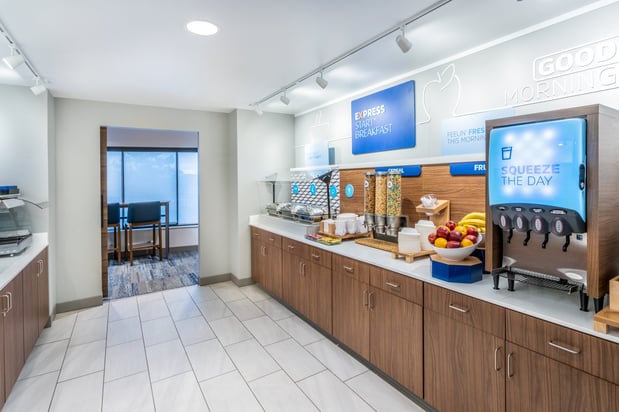 Images Holiday Inn Express & Suites Colorado Springs-First & Main by IHG