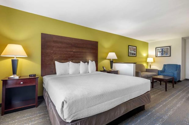Images Best Western Plus Mansfield Inn & Suites