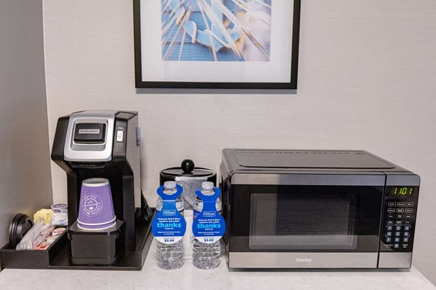 Images Hilton Garden Inn Lakewood