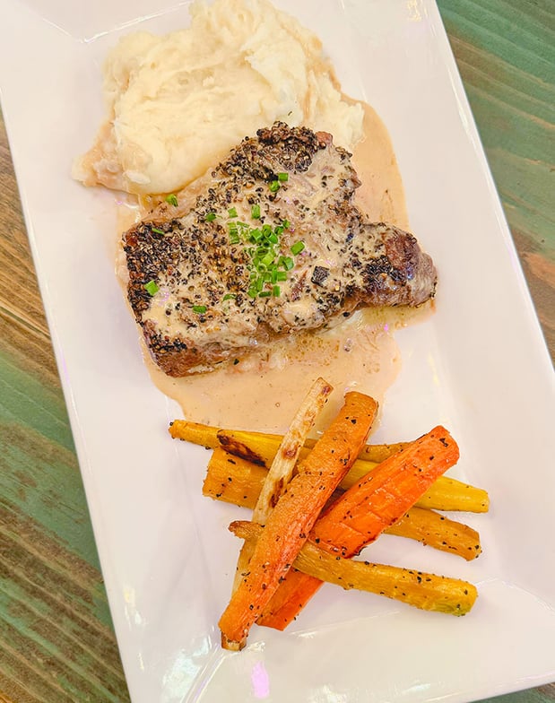 Images Tipsy on Main Kitchen & Cocktails