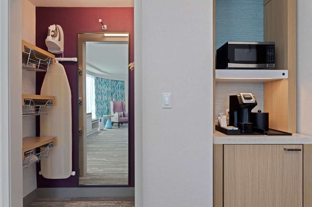 Images Hilton Garden Inn Boston Brookline