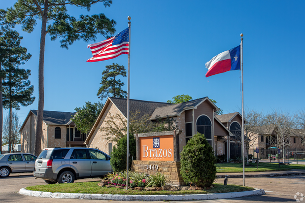 Images The Brazos Apartments