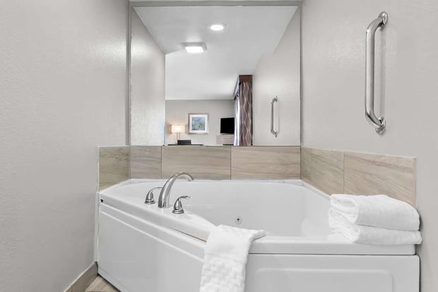 Images Best Western Plus Flint Airport Inn & Suites