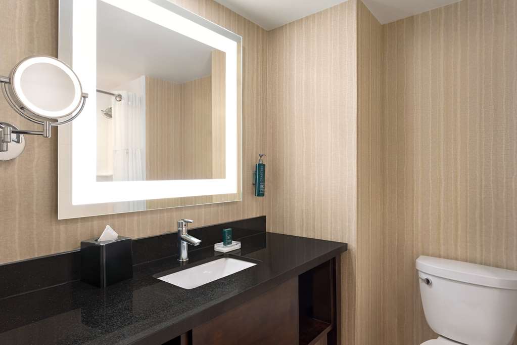 Images DoubleTree by Hilton Pointe Claire Montreal Airport West