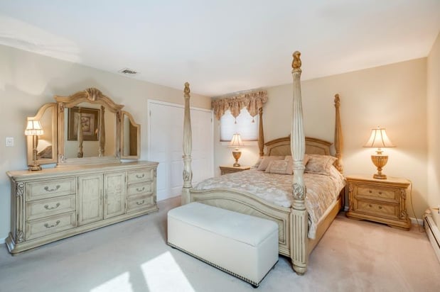Images Arcadia, REALTORS