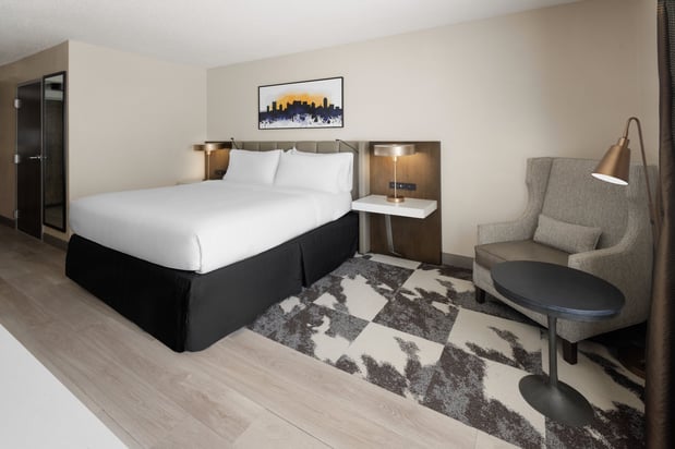 Images Crowne Plaza Nashville Airport by IHG