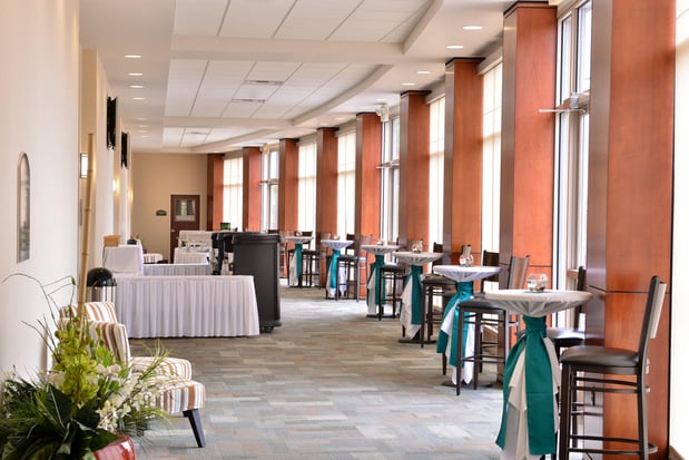 Images Holiday Inn Madison at the American Center by IHG