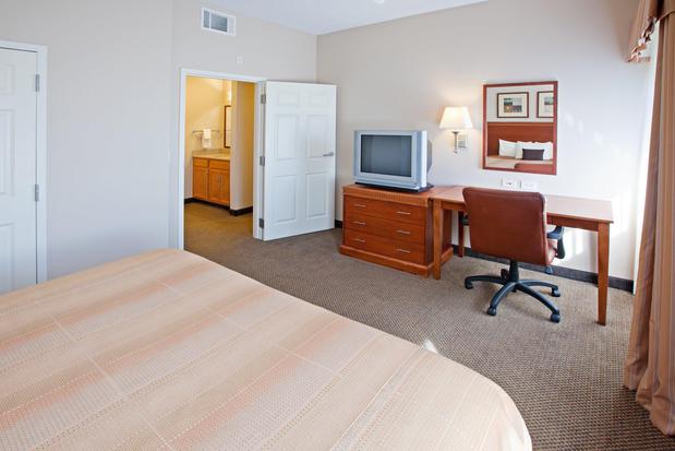Images Candlewood Suites Indianapolis Dwtn Medical Dist, an IHG Hotel