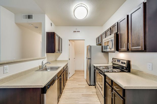 Images Mission Pointe by Windsor Apartments