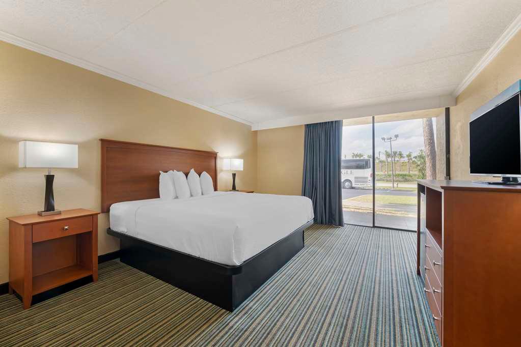 ACC King Guest Room Best Western International Speedway Hotel Daytona Beach (386)258-6333