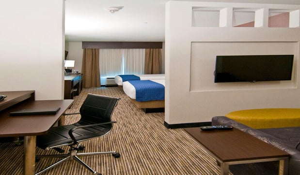 Images Holiday Inn Austin Airport by IHG
