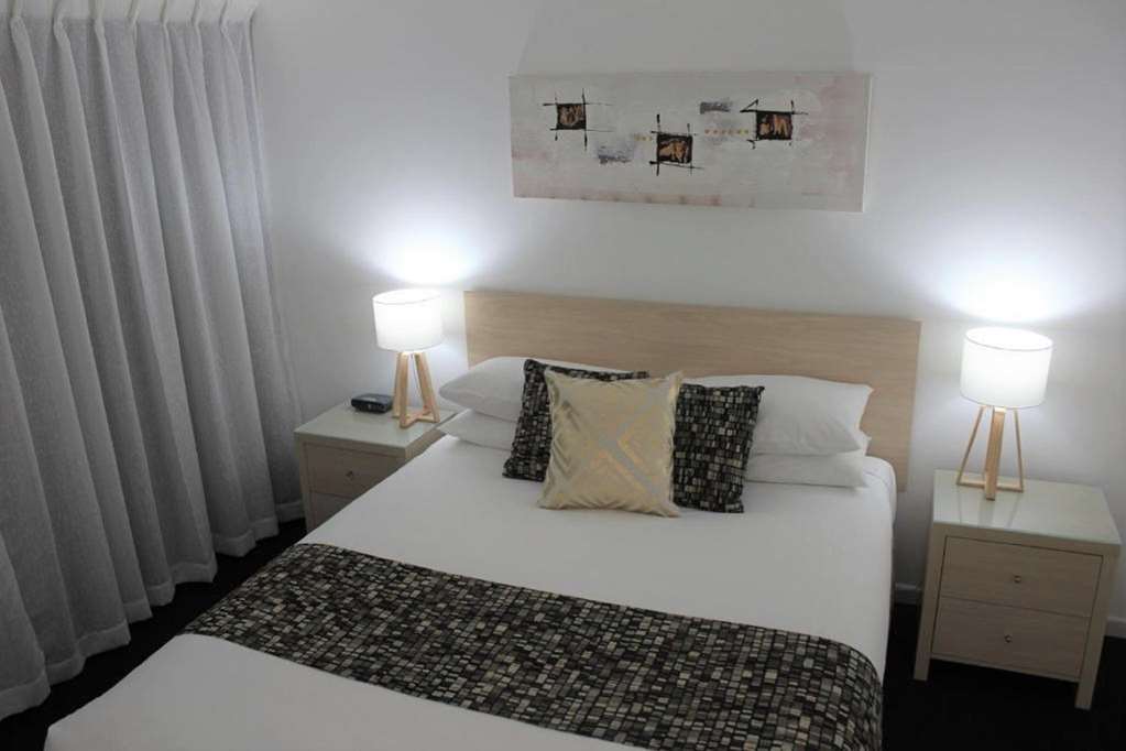 One Bed Apart Bedroom Best Western Ipswich Ipswich (07) 3202 3111