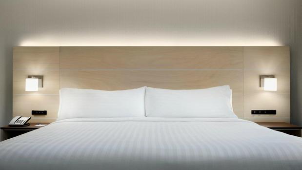 Images Holiday Inn Express Williamsbrg Busch Gardens Area by IHG