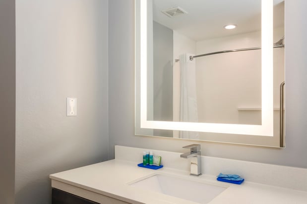 Images Holiday Inn Express & Suites Houston - Hobby Airport Area by IHG