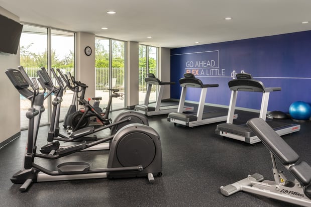 Images Holiday Inn Express Miami Airport-Blue Lagoon Area by IHG